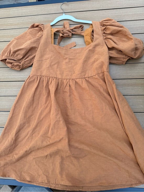 jacquie The Lable Dresses & Skirts - Jacquie The Label Babydoll Puff-Sleeve Square Neck Dress in Sienna. Size Large